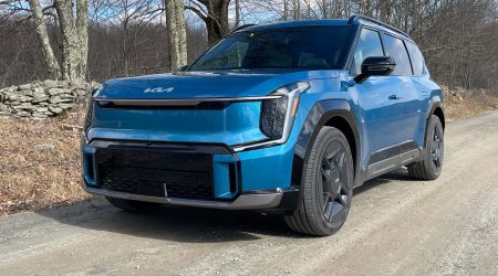 2024-breakthrough-nominee-the-kia-ev9.jpg