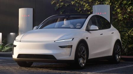 2026_tesla_model-y_4dr-suv_long-range-launch-series_fq_oem_1_1600.jpg