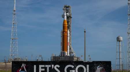 Artemis_II_let_s_go_pillars.png