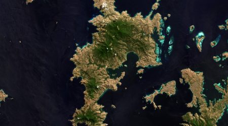 Earth_from_Space_Komodo_Island_Indonesia_pillars.jpg