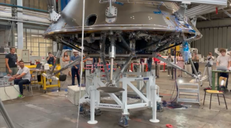 ExoMars_stretches_out_its_legs_pillars.png