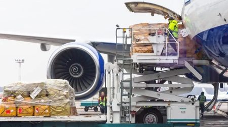 IMG_bl03_loading_cargo_2_1_RBABMT9N.jpg