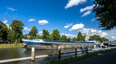 Plato_sailing_to_the_Netherlands_by_boat_pillars.jpg