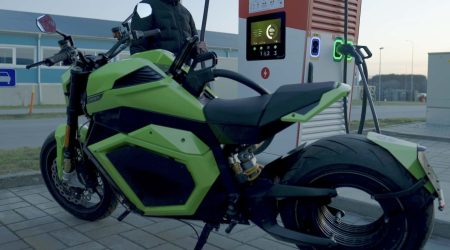donut-lab-verge-motorcycles-charging-test.jpg