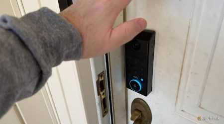 eufy-familock-s3-max-palm.jpg
