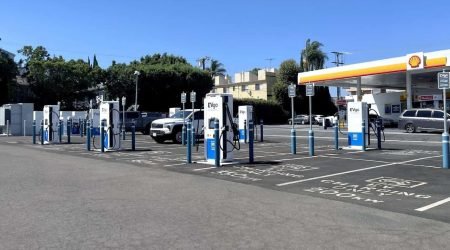 evgo-station-in-los-angeles.jpg