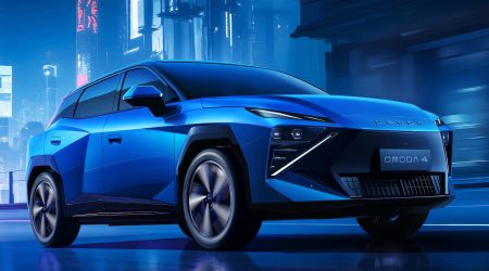 omoda-o4-ev-front-three-quarter-dynamic.jpg