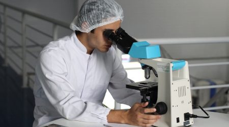 scientist-2141259_1280.jpg