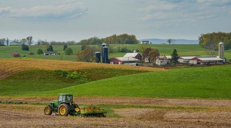 tractor-planting-farm-farmstead-grain-bin-field-spring-summer-USDA-photo.jpg