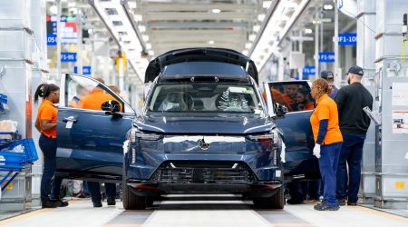 volvo-ex90-assembly-at-the-volvo-ridgeville-factory-in-south-carolina.jpg